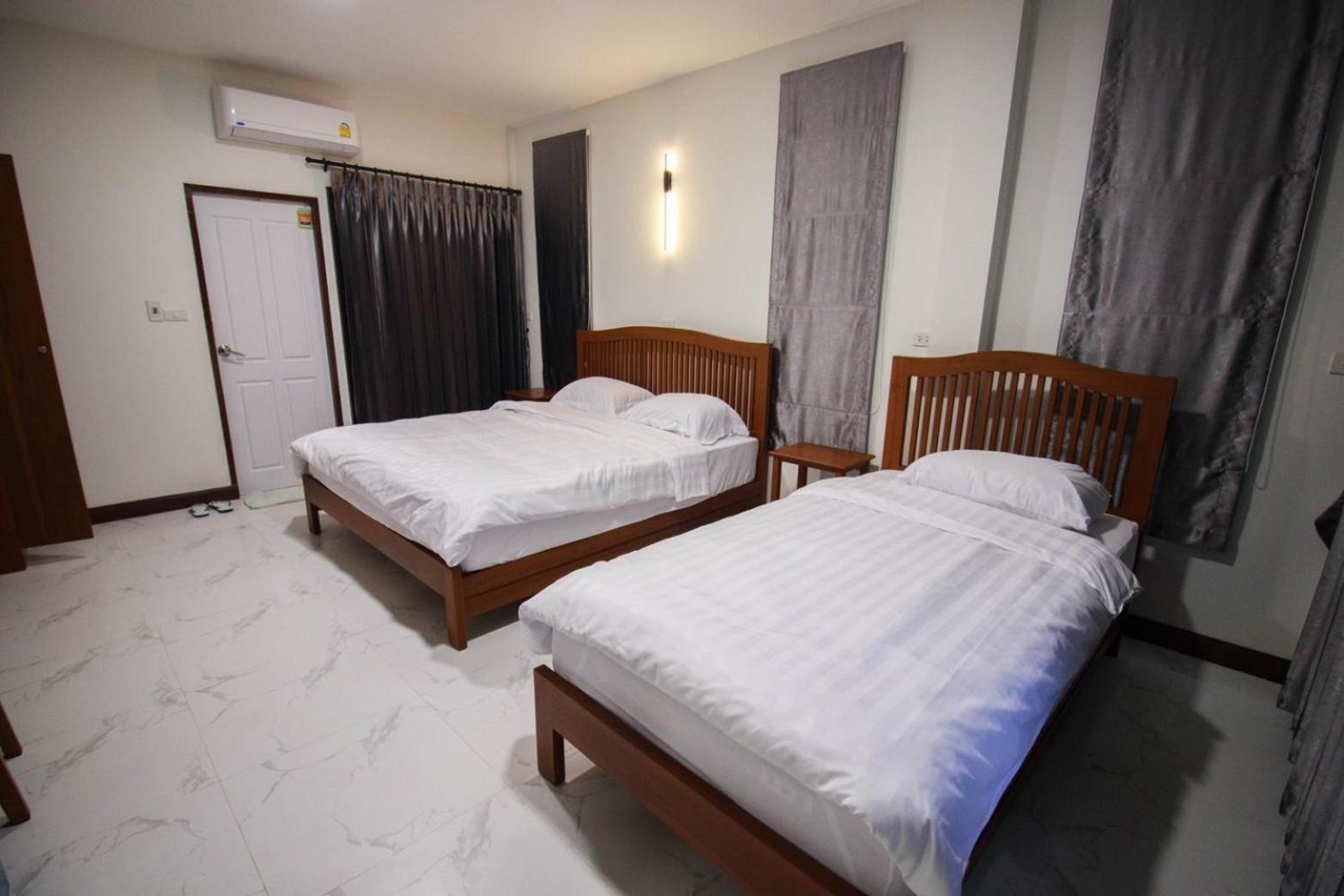 Bk Hotel Mae Sariang Eksteriør billede